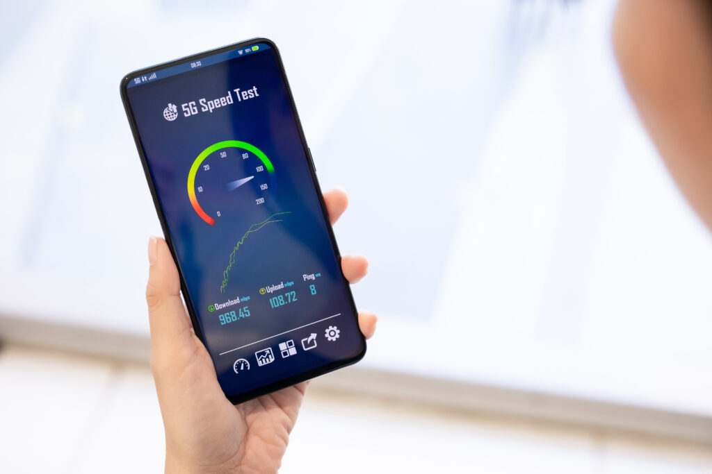 5G user check the high speed of connection.